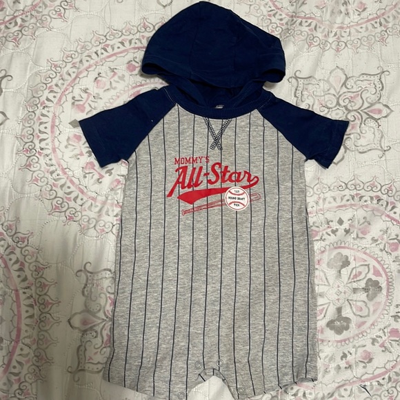Carters onesie- Mommy’s All-Star - Picture 1 of 6